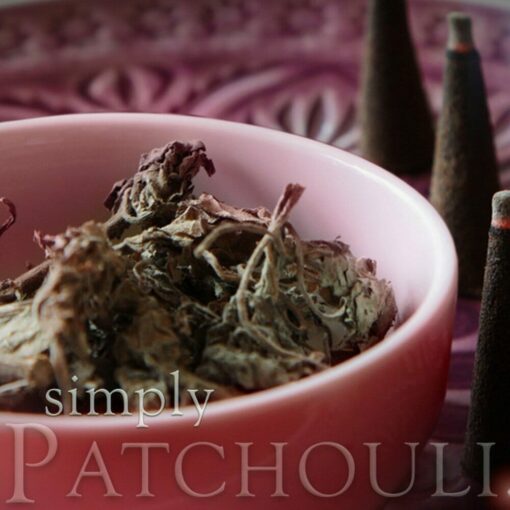 Earthy and aromatic soy candle with Patchouli scent made from cosmetic-grade ingredients