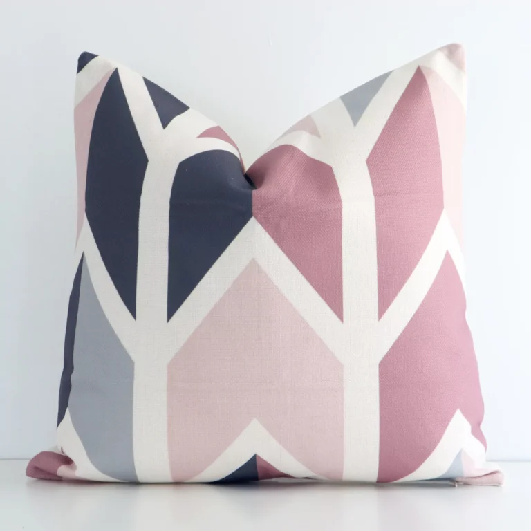 An alluring linen square cushion cover in colourful prints. It features an attractive geometric style.